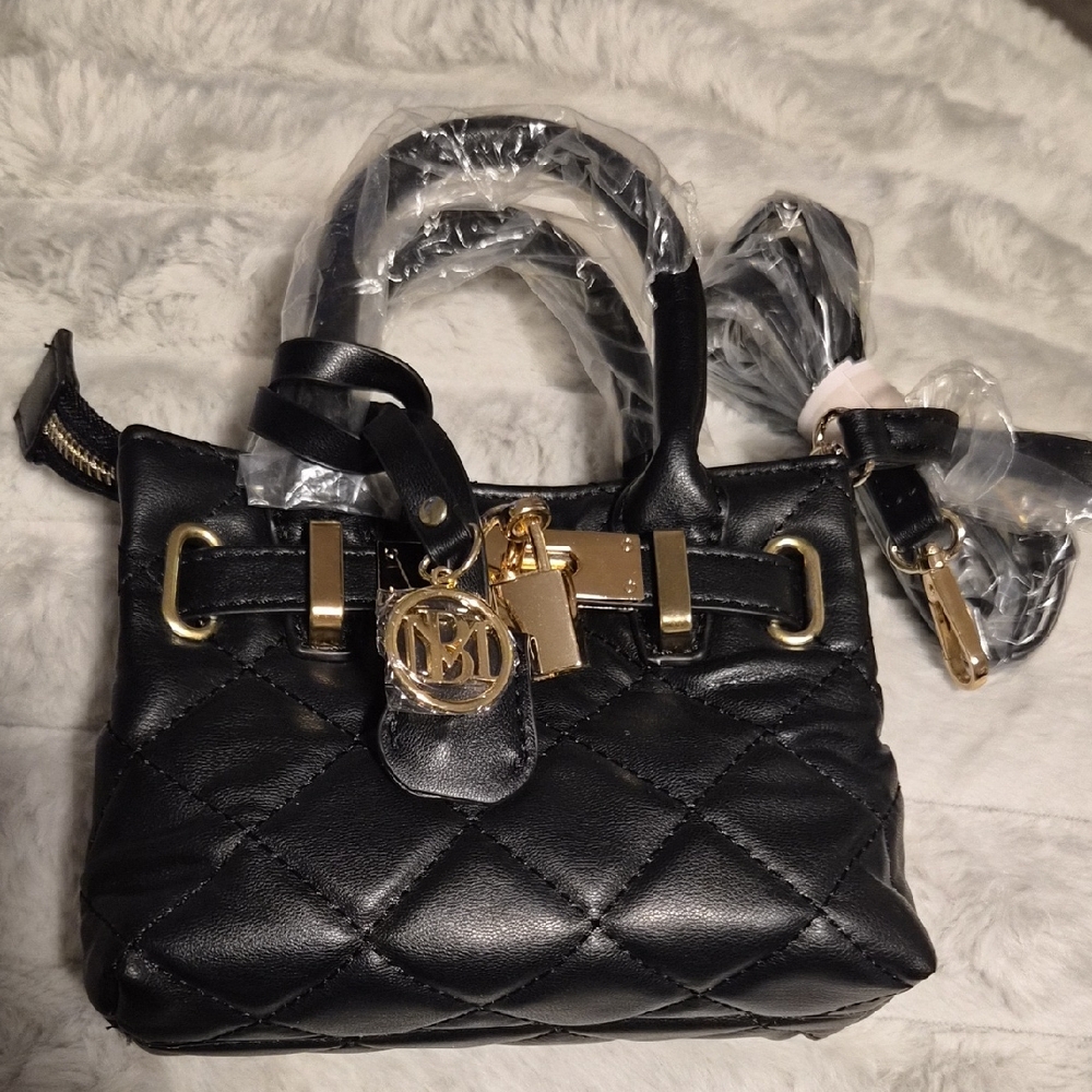 Elegant Black Quilted Handbag